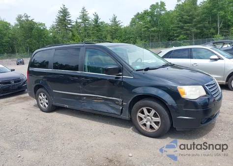 2010 Chrysler Town & Country Touring Plus из США, поврежденный, VIN 2A4RR8D14AR442277